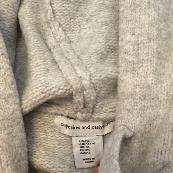 Gray Cable Knit Sweater Hoodie - Picture 4 of 5